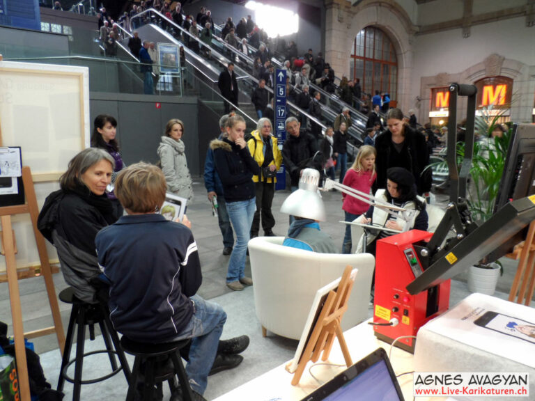 Alleinunterhalter, Unterhaltung, Kunst, Kunsthandwerk, Firmenevent, Geschaeftsessen, Geburtstag, Hochzeit, Firmenevent, Geschenkidee, Hochzeit, Jubilaeum, Kuenstler, Live Karikaturist, Pensionierung, Messeanimation, Portraitbild zeichnen, Showkuenstler, E